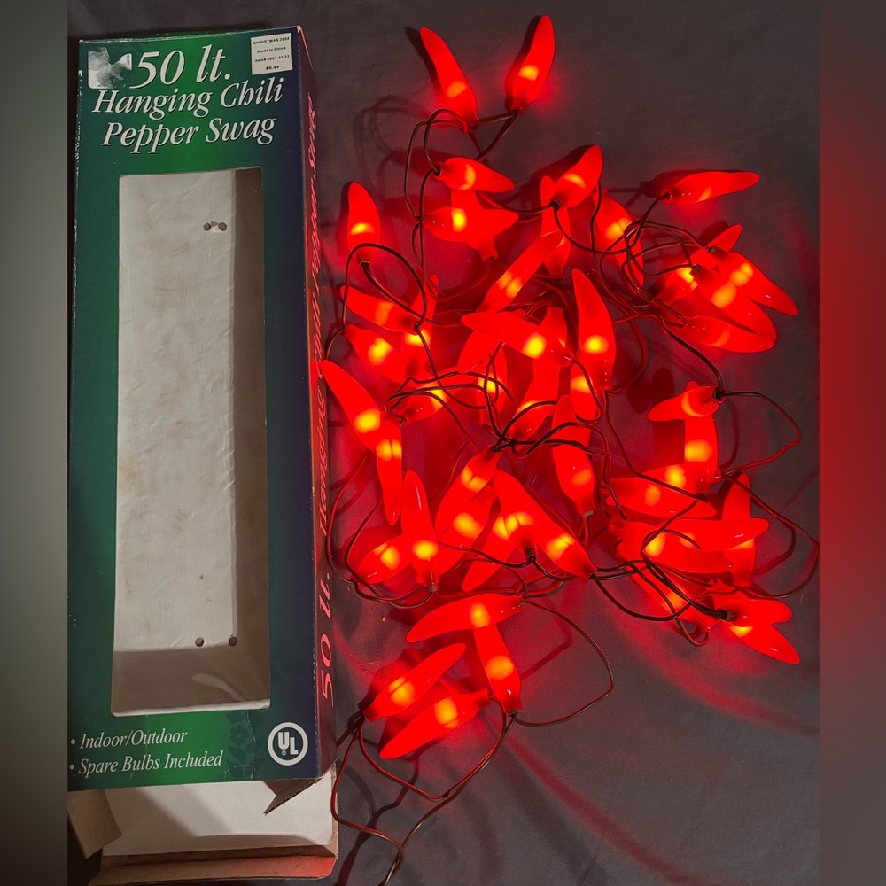 Vintage 2004 50 light Hanging Chili Pepper Swag